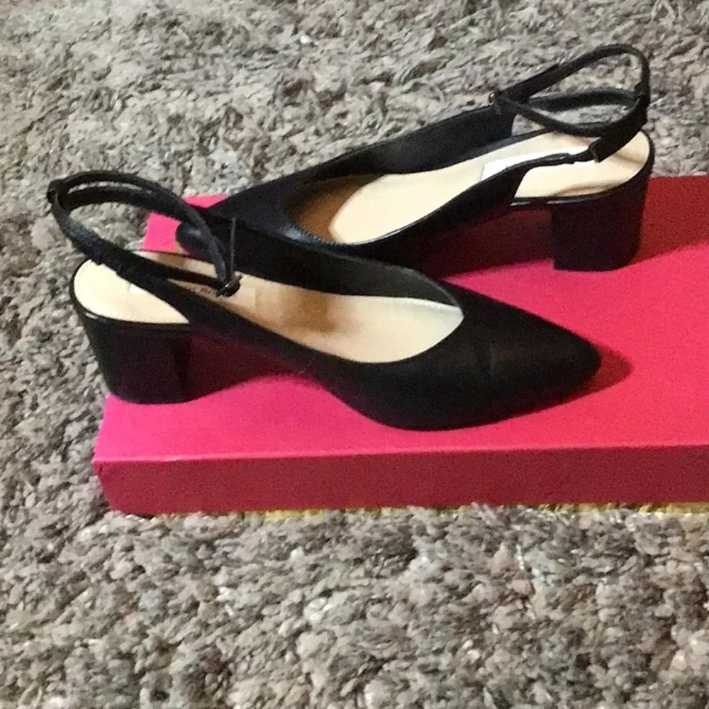 EUC SAKS FIFTH AVENUE BLACK ANKLE STRAP, BLOCK HEEL SZ6 LADIES SHOES. - Picture 3 of 7